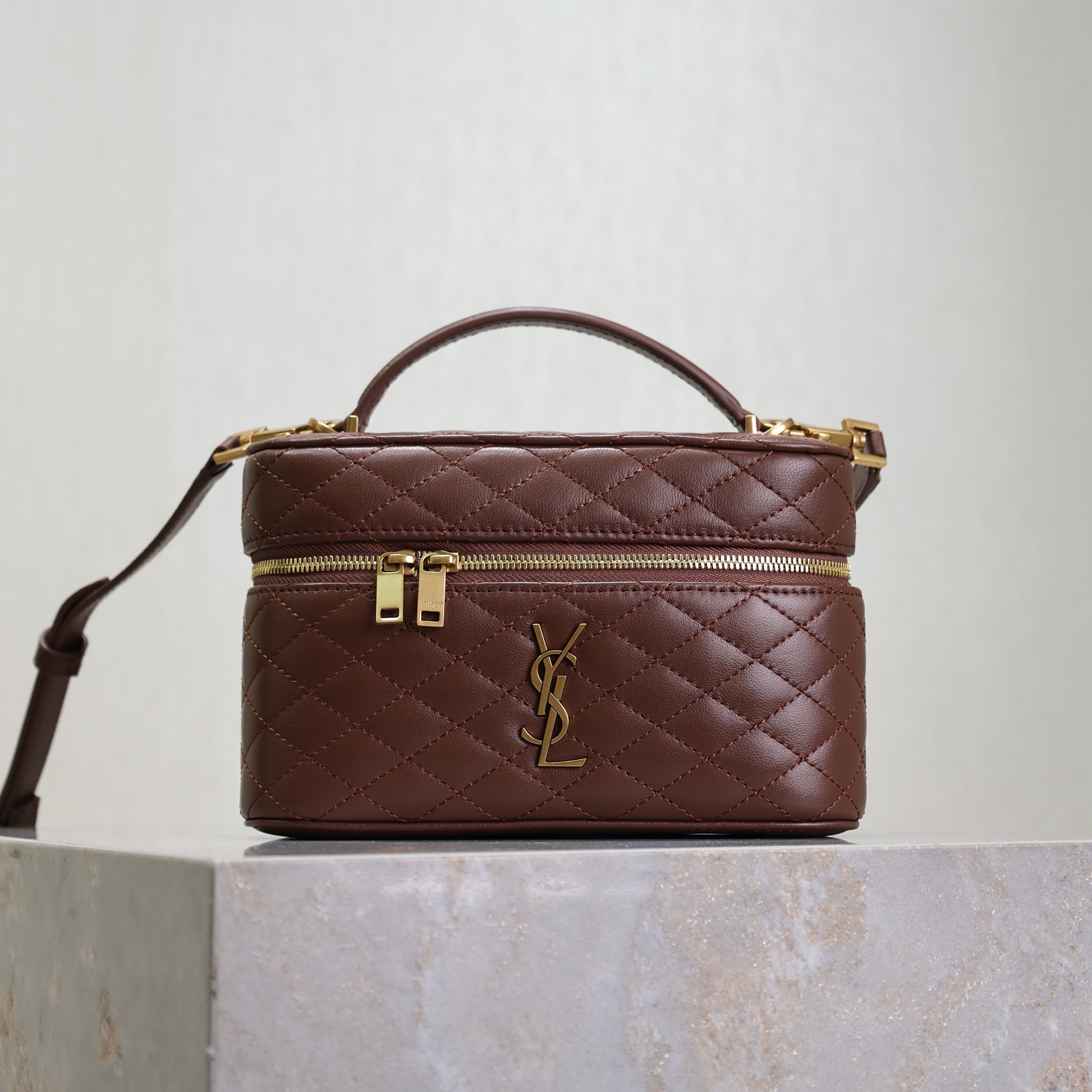 SAINT LAURENT GABY VANITY BAG Ladies Solid Color Detachable Adjustable Shoulder Strap Lambskin Shoulder Handbag Cosmetic Bag #76574