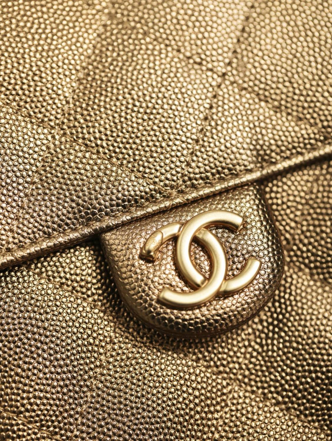Chanel 25C Women's Classic Double C Logo Solid Color Cowhide & Leather Tote Shoulder Bag Bags Metallic-colored Leather Tends To Fade Easily #77139