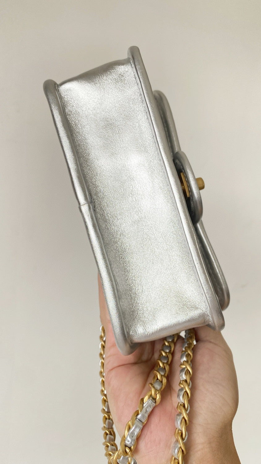 Chanel Women's Silver Lattice Chain Metallic Mirror Calfskin Shoulder Crossbody Bag Bags Metallic-colored Leather Tends To Fade Easily #76372