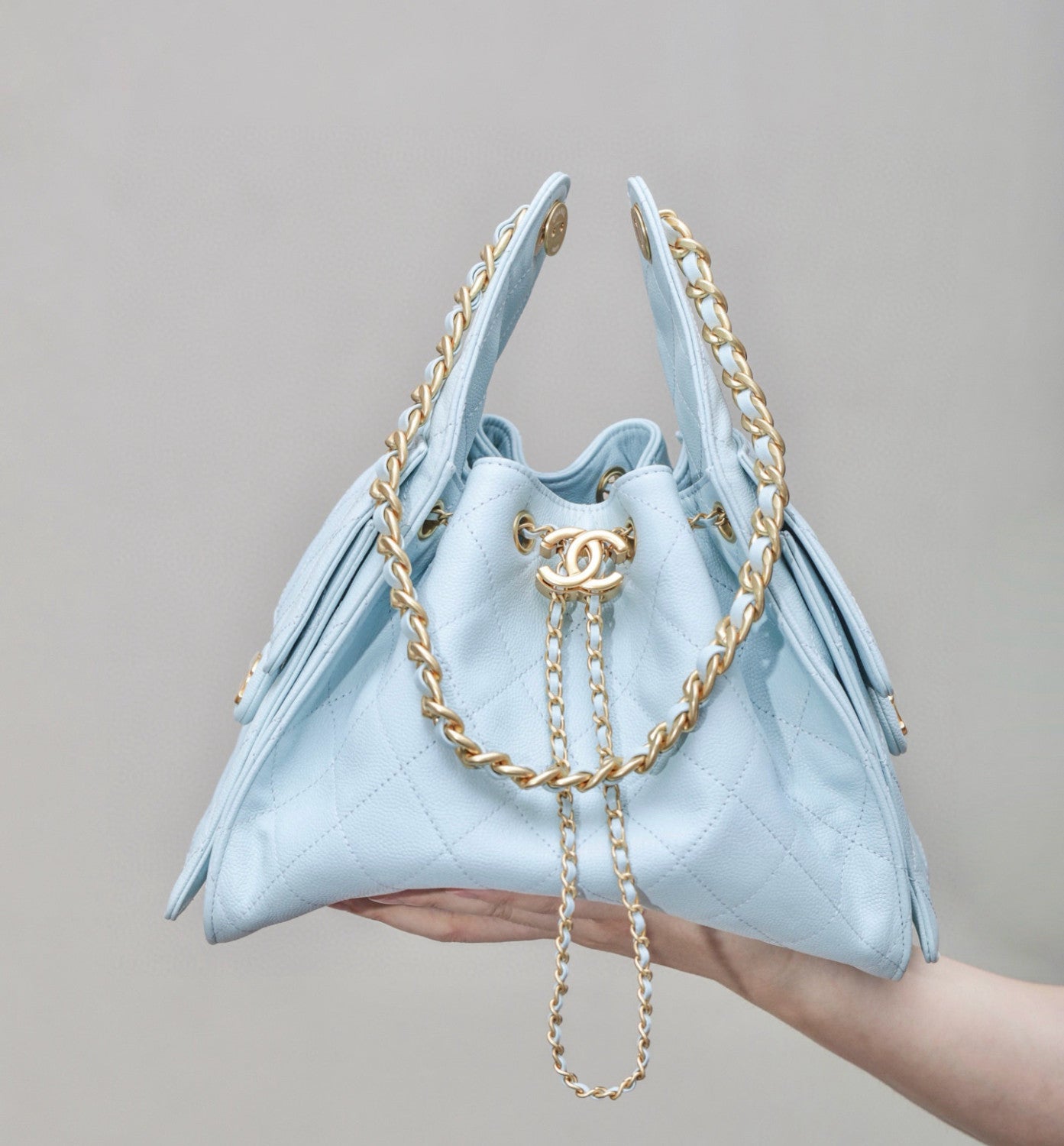 Chanel Women's Classic Double C Logo Solid Color Cowhide & Leather Tote Shoulder Bag Bags Metallic-colored Leather Tends To Fade Easily #77572