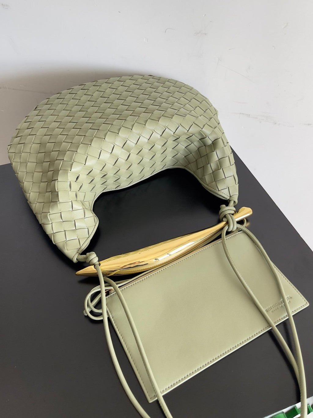 Bottega Veneta Women's Solid Color Woven Magnetic Clasp Closure Sheepskin Half Moon Bag Casual Sardine Tote Bags #75432