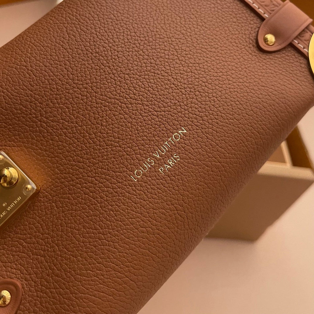 Louis Vuitton Side Trunk Women's Metal Accessory Zipper Closure Buckle Solid Color Cowhide Leather Shoulder Bag Crossbody Handbag Bags #77791